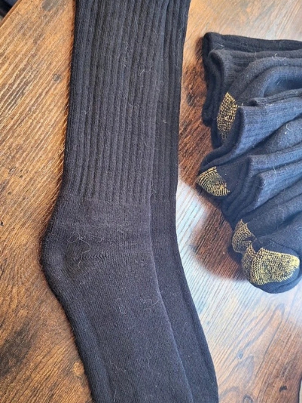 5 Pairs Gold Toe Cotton Crew Athletic Socks Black